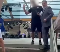 Spór o wejście na scenę podczas Truskawkobrania. Poseł zawiadomił prokuraturę, gmina odpowiada