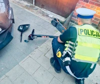 Ukradł hulajnogę i uciekał przed policją. 18-latek zakończył pościg, uderzając w radiowóz