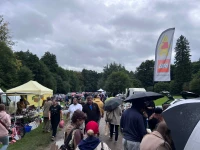 Nocowali w samochodach. Pchli Targ wciąż przyciąga