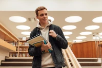Zarządzanie — praca, której sztuczna inteligencja nie przejmie. Sprawdź, czy studia z zarządzania są dla Ciebie!