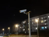 Był przewrócony na ziemię, bity pięściami i kopany. Wszystko zarejestrowały kamery