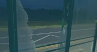 Zniszczono nowe wiaty przystankowe w gminie Kosakowo