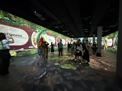 Największa galeria immersyjna w Polsce otwarta w Redzie. Na początek podróż do świata dinozaurów
