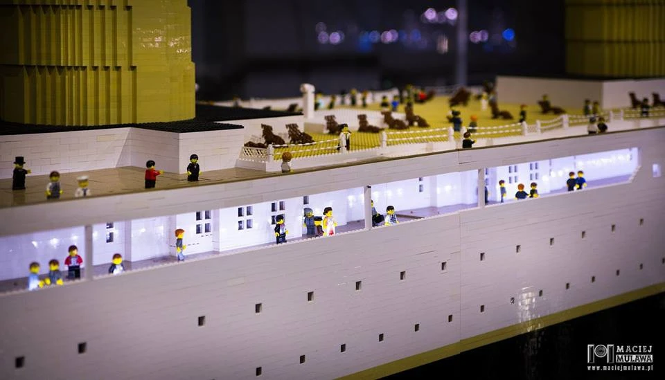 Zobacz największego na świecie Titanica z klocków LEGO
