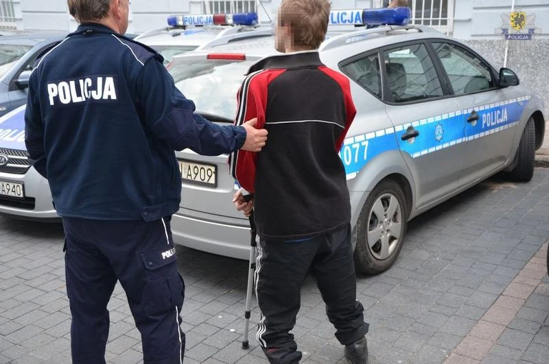 Spalił żywcem jeże