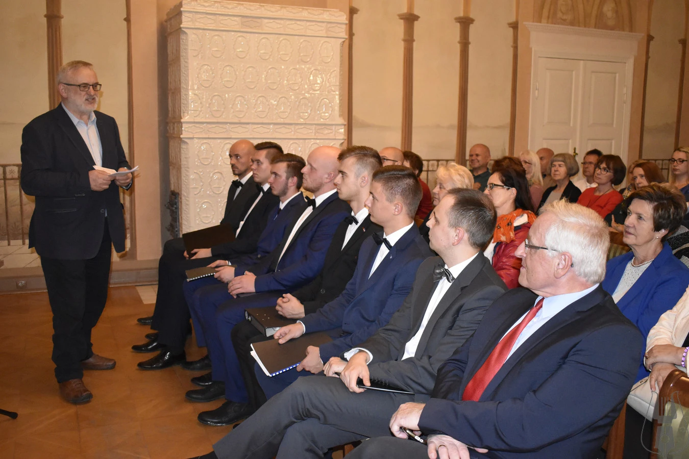 Profesor J. Borzyszkowski przemawia podczas wernisażu wystawy poświęconej drukom sakralnym z jego kolekcji. Fot. z archiwum MPiMKP
