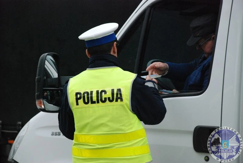 Pucka policja sprawdziła światła w ponad 500 autach