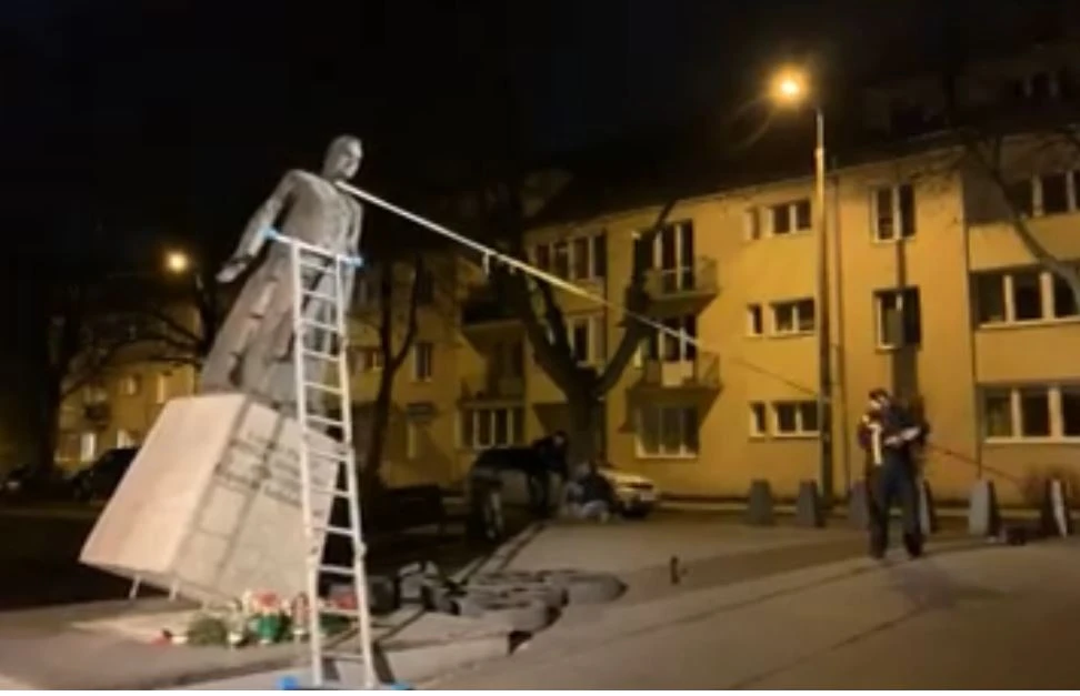 Screen z filmu. Źródło: Tomasz Sekielski/Facebook