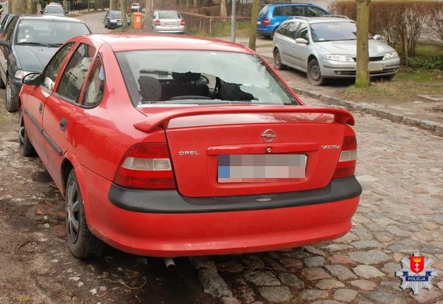 Po libacji alkoholowej uszkodzili 16 samochodów