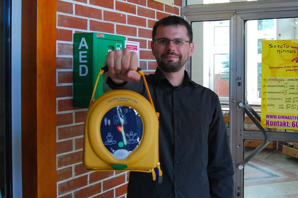 Nowy ogólnodostępny Defibrylator AED w Gdyni