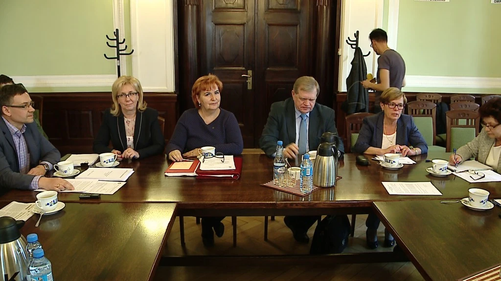 Czy zamiast puckiego szpitala mógłby powstać hotel lub muzeum?