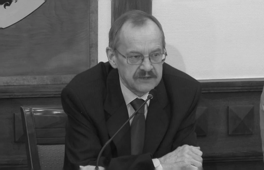 Zmarł profesor Brunon Synak