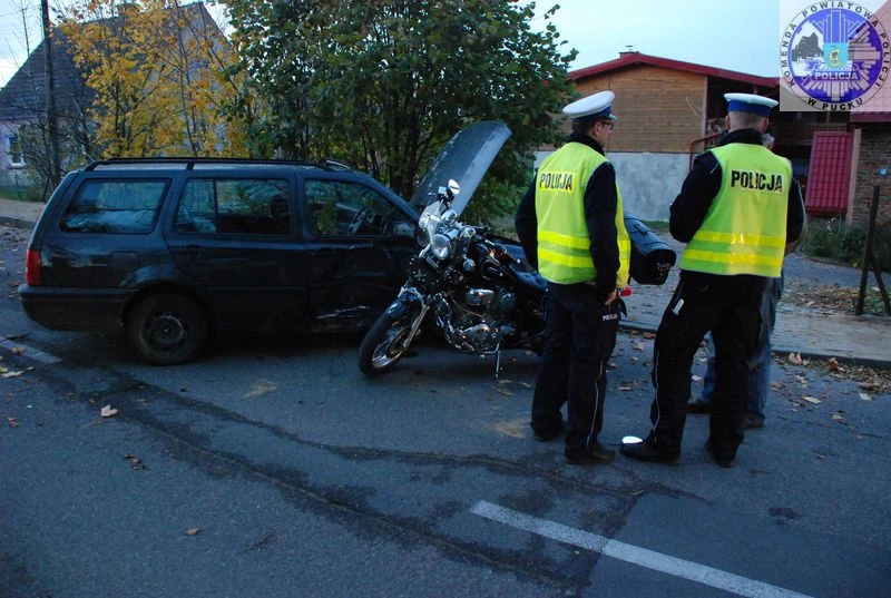 Wypadek w Wierzchucinie. Motocykl zderzył się z samochodem
