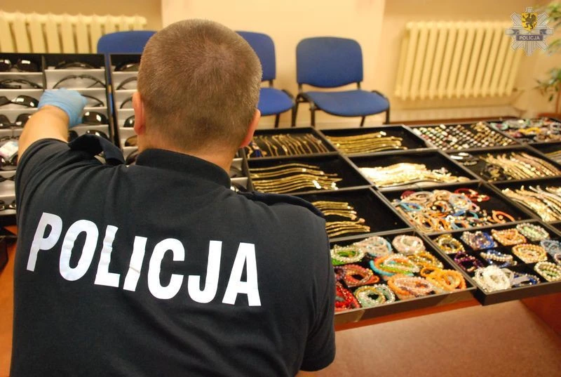 Nielegalnie handlował biżuterią