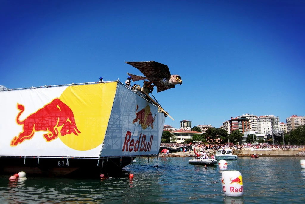 Loty Red Bull: W jury Felix Baumgartner, Thomas Morgenstern i Adam Małysz