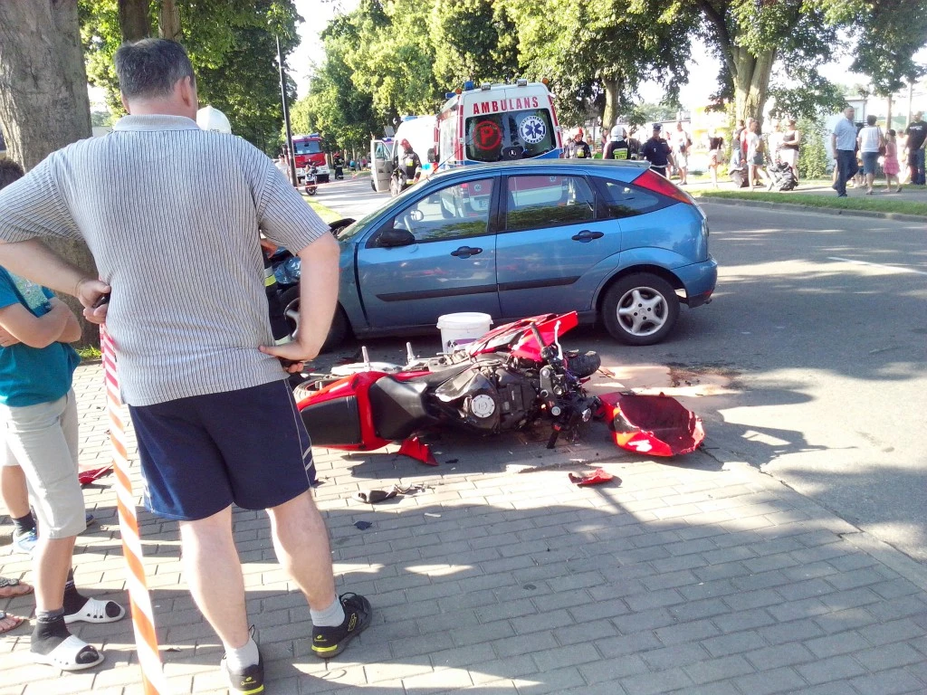 Zderzenie motocykla i auta osobowego we Władysławowie