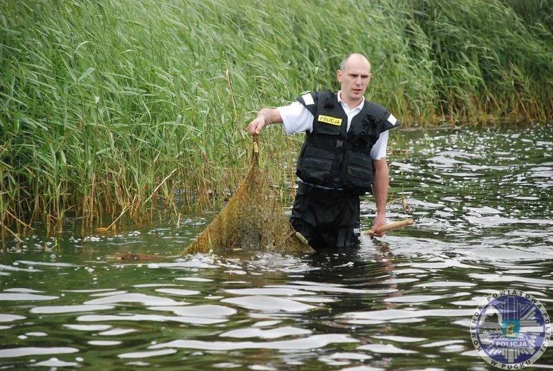 Pucka policja zwalcza kłusownictwo