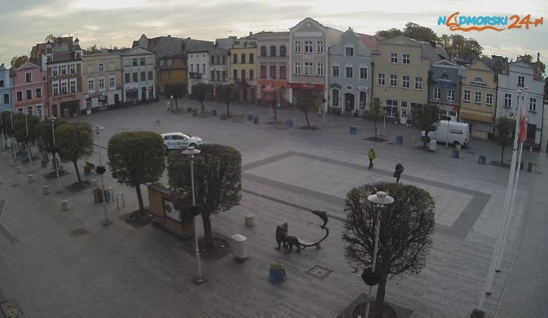Oglądaj na żywo pucki rynek