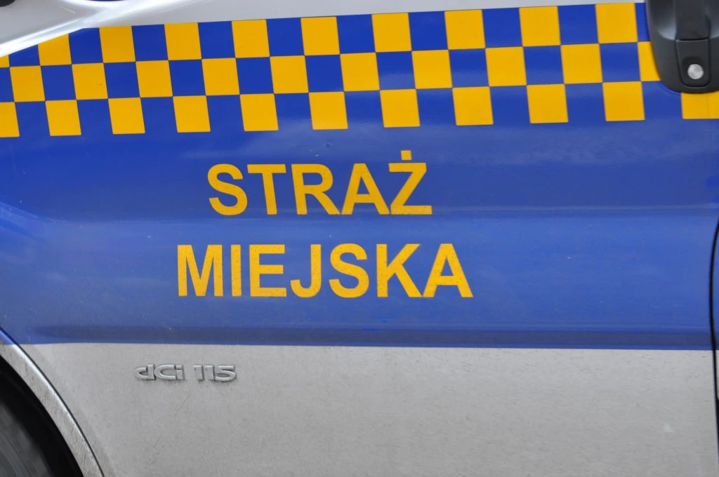 Wypił blisko 4 litry płynu do spryskiwaczy, uratowali go strażnicy miejscy