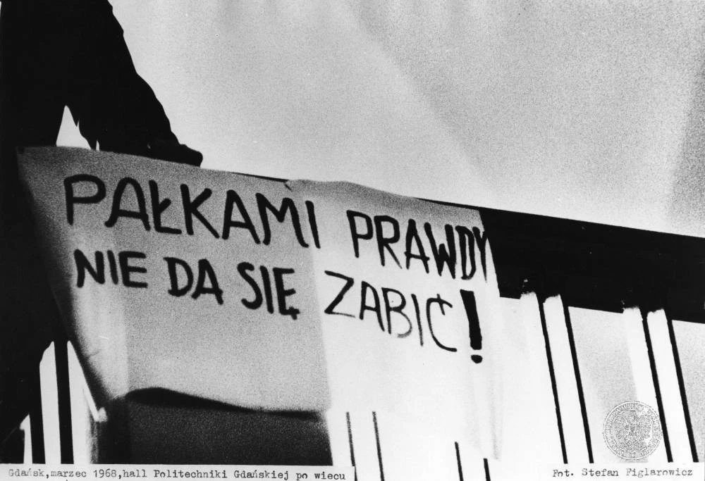 Manifestacje w marcu 1968 roku w Gdańsku/źródło: polskiemiesiace.ipn.gov.pl 