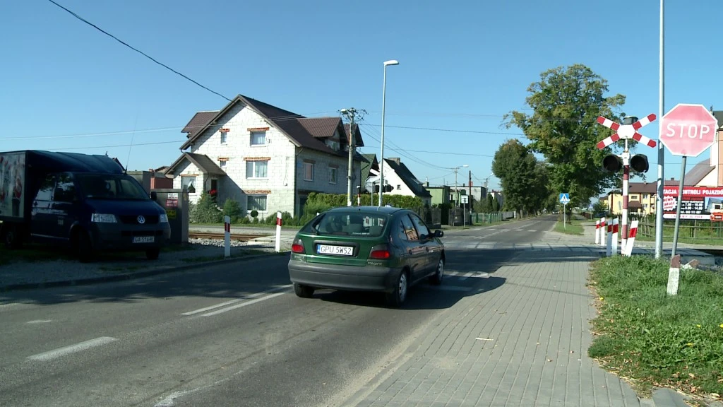 Zatrzymaj się na przejeździe kolejowym w Żelistrzewie i żyj