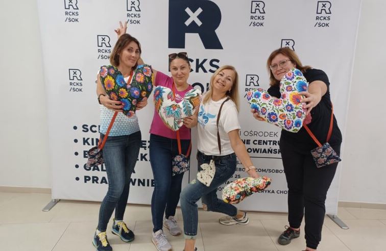 Wspólnie uszyją wsparcie dla kobiet po mastektomii