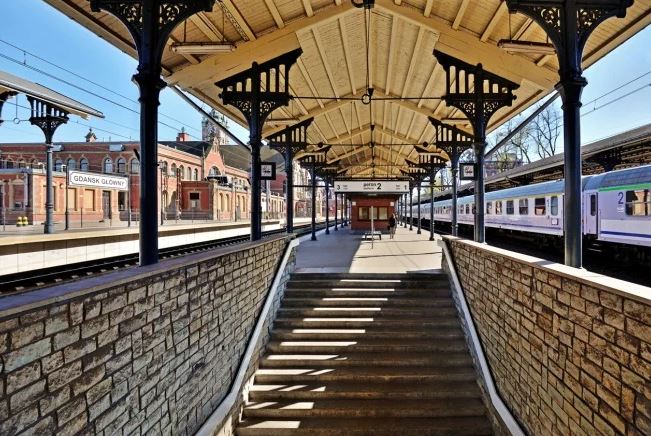 Nie rozumiesz komunikatów na dworcu? To ma się zmienić!