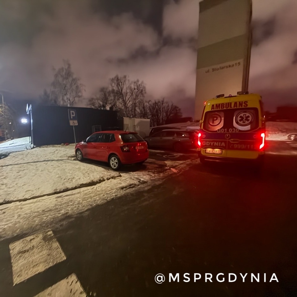 W drodze do pacjenta zauważyli pożar. Bohaterska postawa ratowników