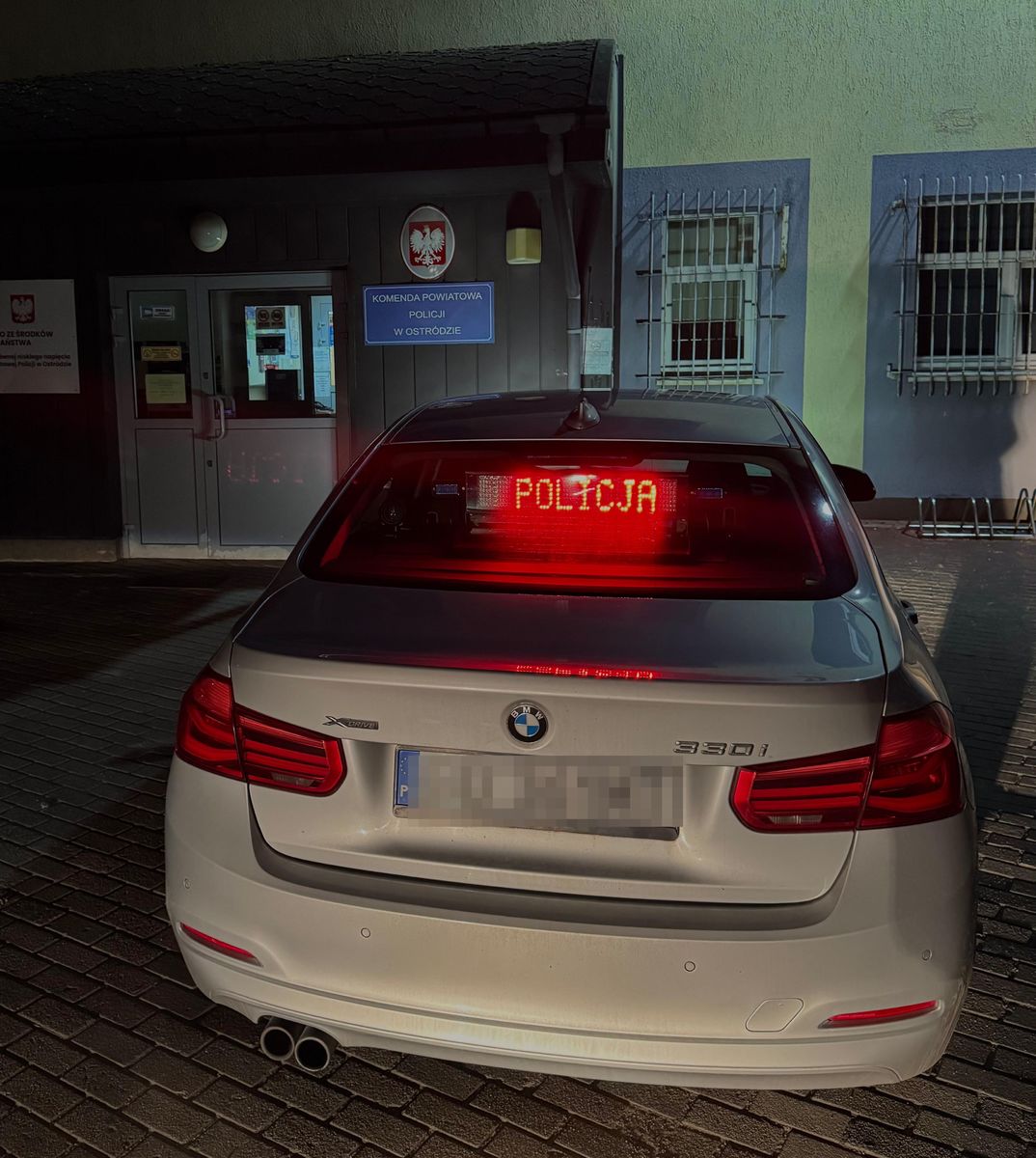 Przelała 100 tysięcy złotych, wiozła drugie tyle. Uwierzyła fałszywemu policjantowi