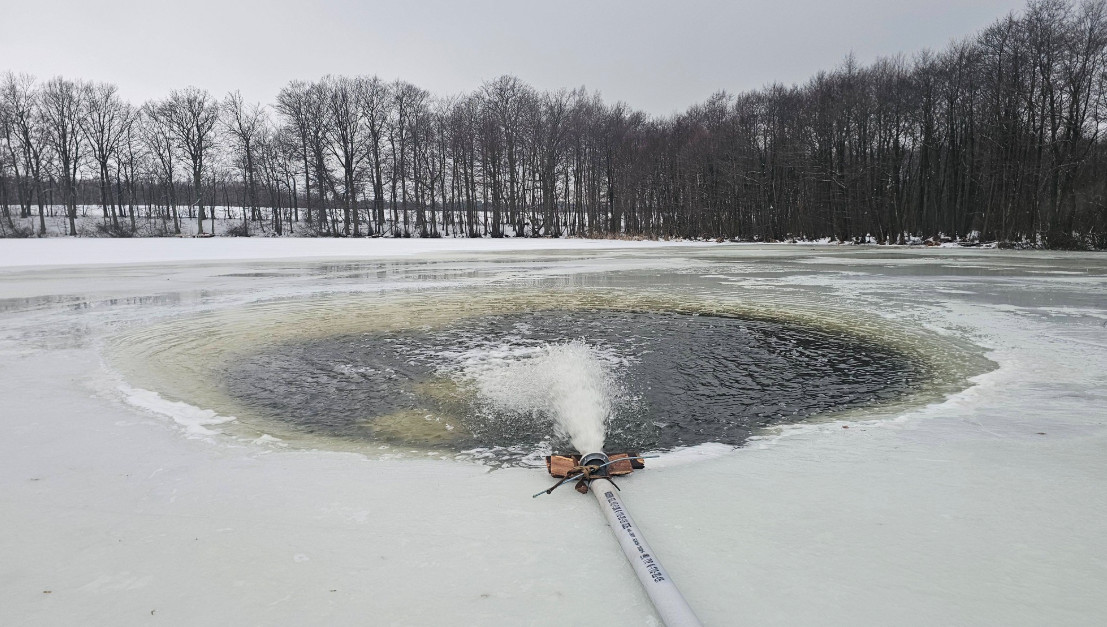 Zimowa walka o stawy. Trwa natlenianie zbiorników