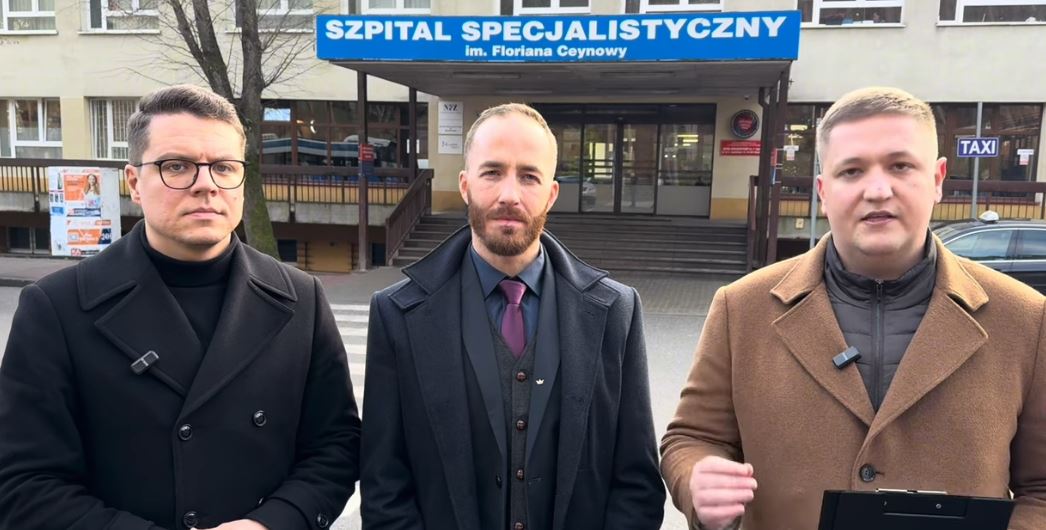 Działacze Konfederacji ostro o sytuacji w służbie zdrowia. Zorganizowali konferencję przed szpitalem