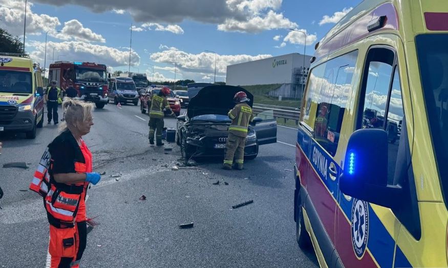Zderzenie trzech aut na Trasie Kaszubskiej. Są ranni!