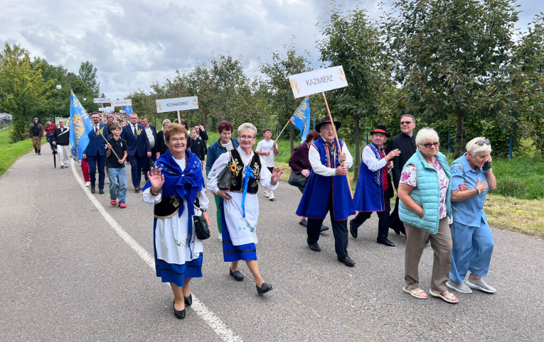 Dożynki Gminne w Kosakowie. Święto wdzięczności, muzyki i lokalnej tradycji