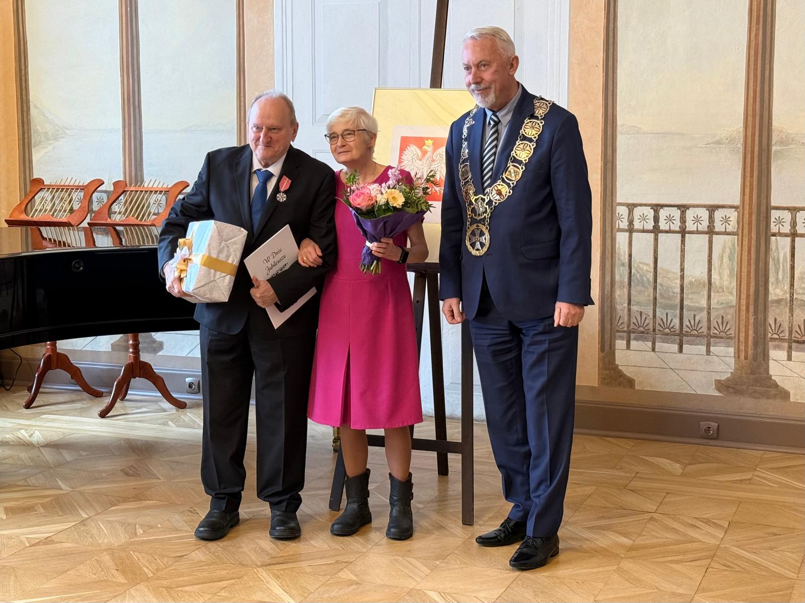 Pół wieku razem! Osiem wejherowskich par uhonorowanych Medalami "Za Długoletnie Pożycie Małżeńskie”