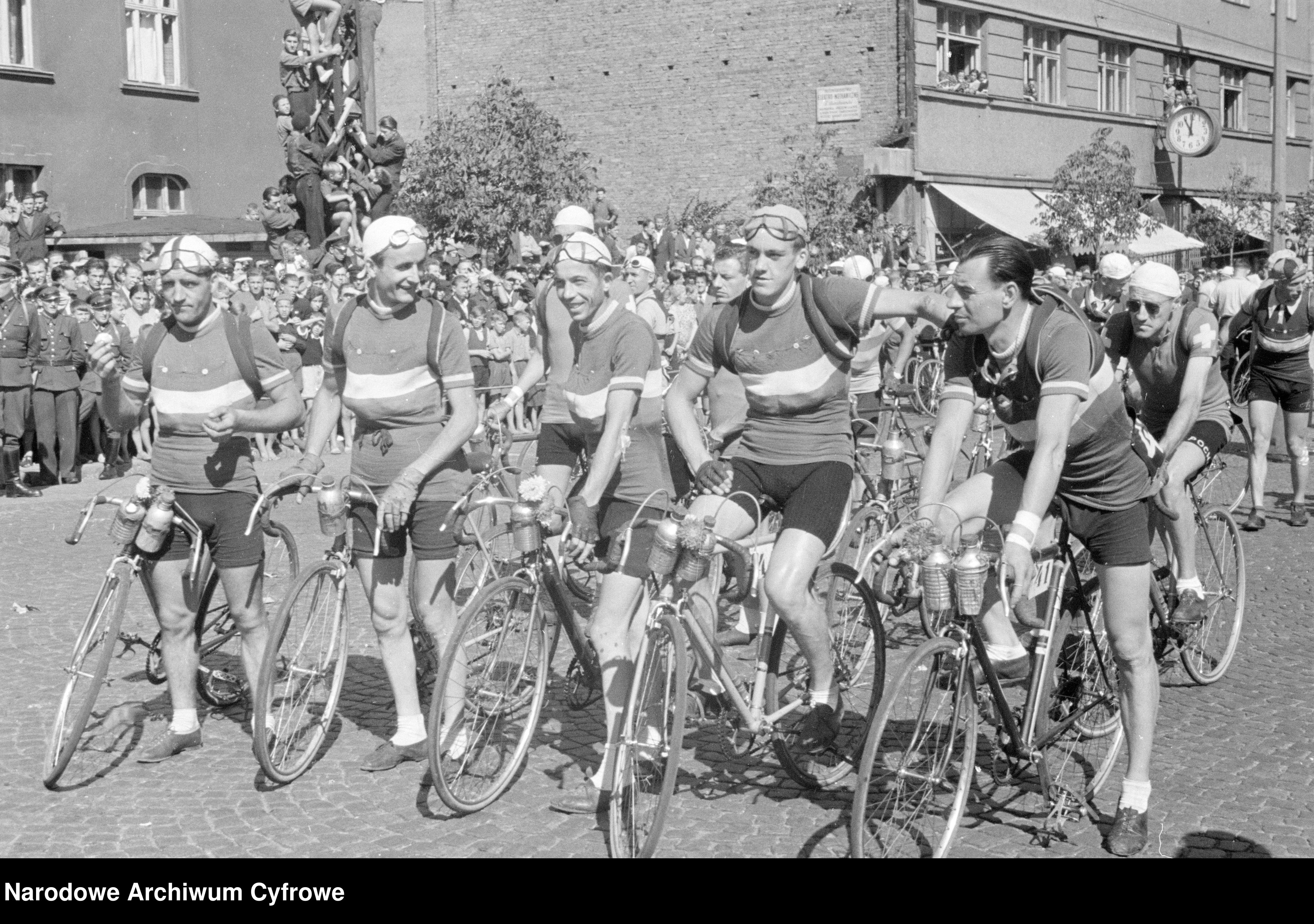 Tour de Pologne sprzed lat na archiwalnych zdjęciach. Wyścig wraca na Pomorze