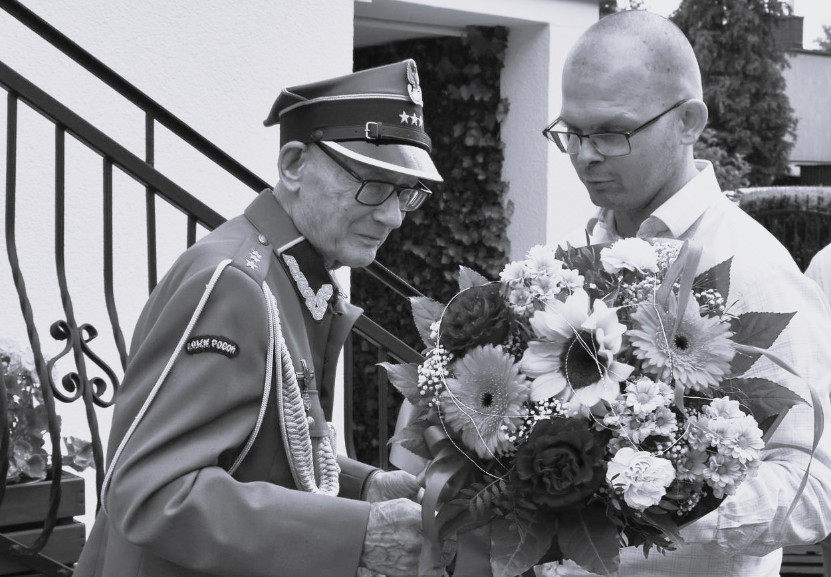 Odszedł na wieczną wartę. Miasto żegna bohatera