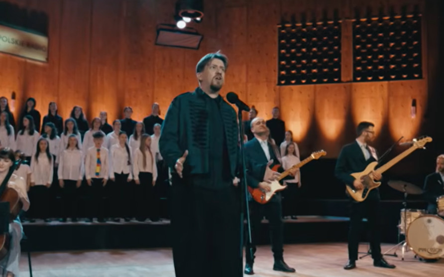 Hymn akcji 'Polska na TAK!' napisał i wykonuje muzyk z powiatu wejherowskiego