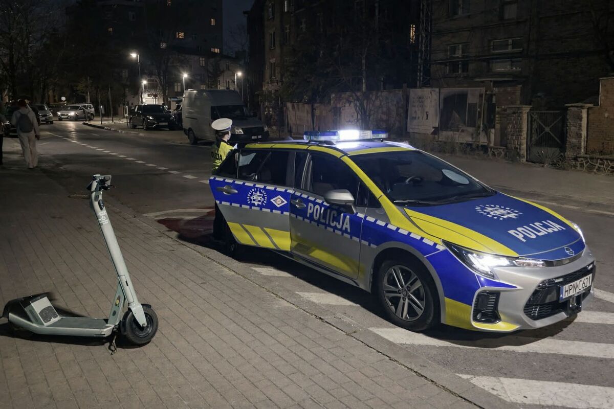 Jechała pijana na hulajnodze. Mandat słono ją kosztował