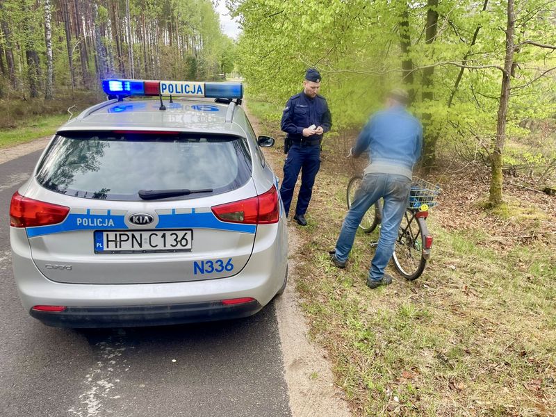 Nietrzeźwi rowerzyści, narkotyki i kradziony rower. Intensywne działania policji w powiecie