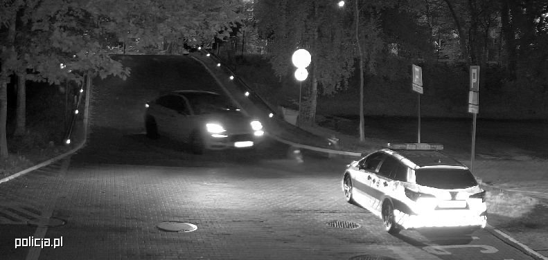 Chciał udowodnić, iż jest trzeźwy. Wpadł pijany za kierownicą Porsche