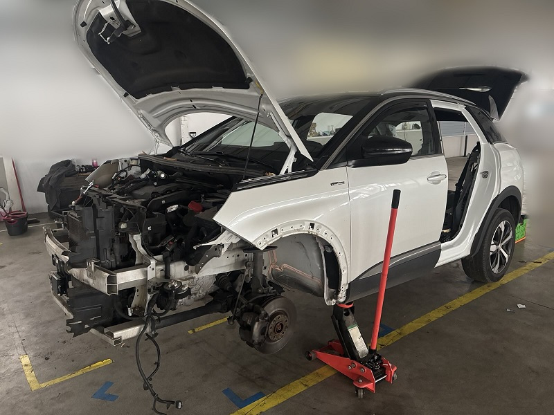 'Dziupla' samochodowa wytropiona! 72-latek i 69-latka z zarzutami I WIDEO