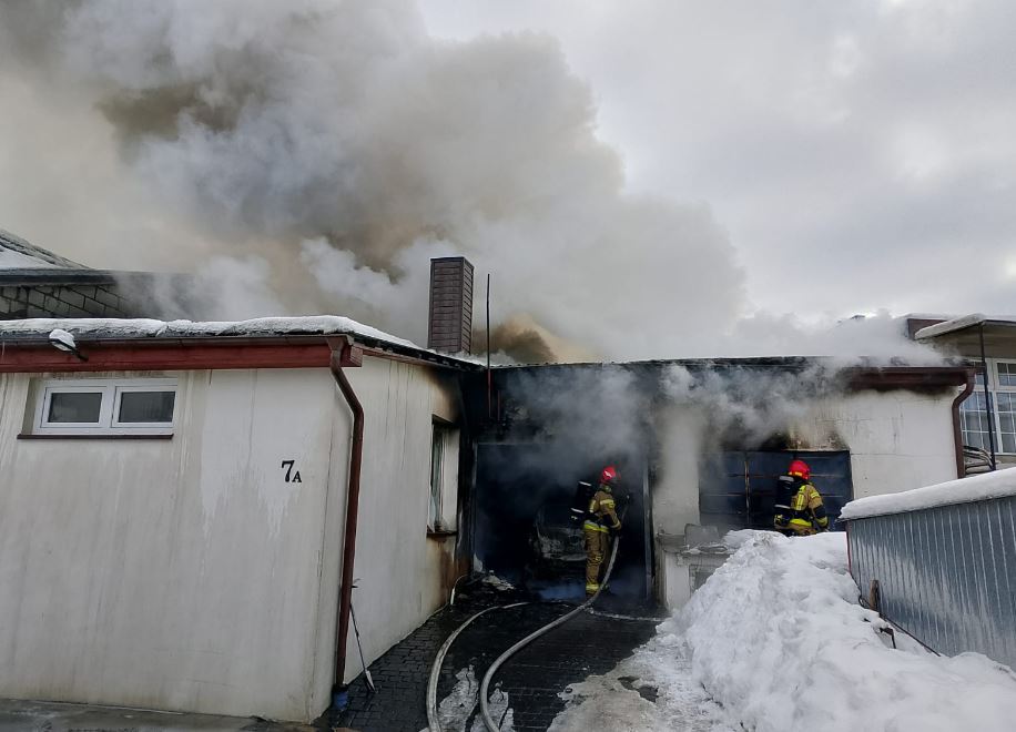 Pożar budynku wielorodzinnego. Jedna osoba poszkodowana