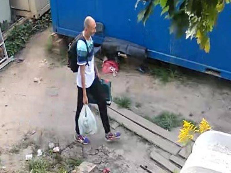 Gdynia: Złodziej elektronarzędzi poszukiwany. Policja publikuje zdjęcia z monitoringu