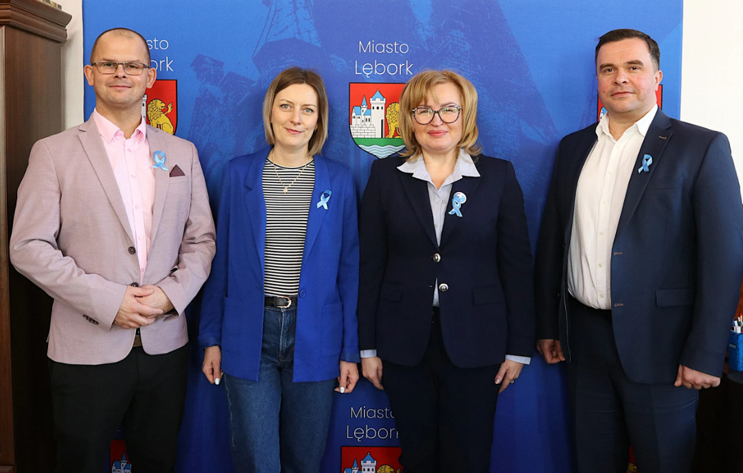 Niebieskie wstążeczki w ratuszu. Miasto mówi o autyzmie