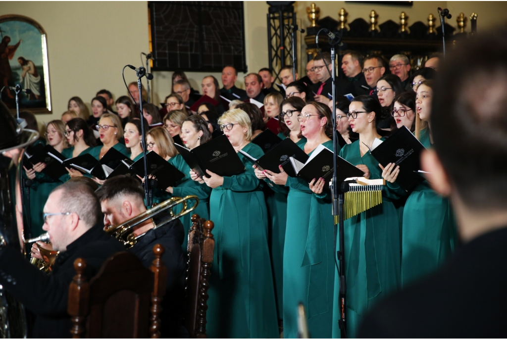 Premiera „Missa in honorem Sancti Adalberti” w Wejherowie zachwyciła publiczność | ZDJĘCIA