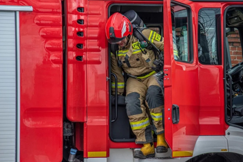 Pożar mieszkania w Tczewie. Jedna osoba nie żyje, trwała dramatyczna ewakuacja
