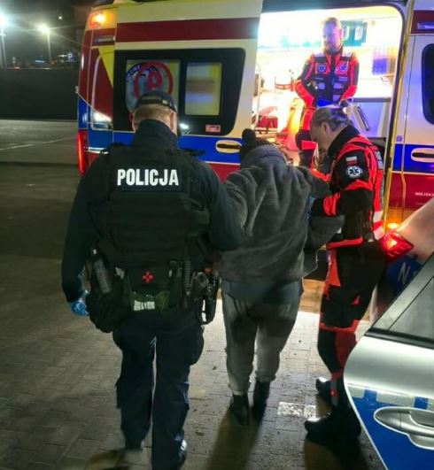 Zaginiona seniorka odnaleziona w lesie. Pomógł lokalizator