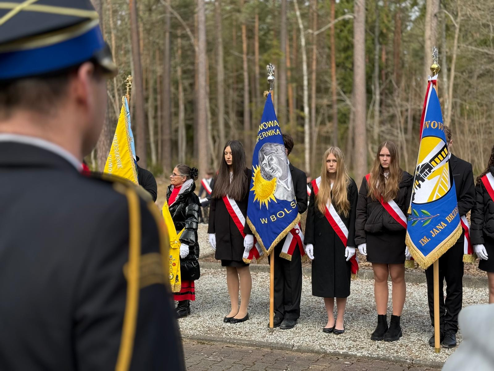Oddali hołd poległym w Lesie Piaśnickim. Pod pomnikiem złożyli kwiaty | ZDJĘCIA