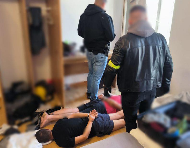 Białorusini przyłożyli taksówkarzowi pistolet do głowy