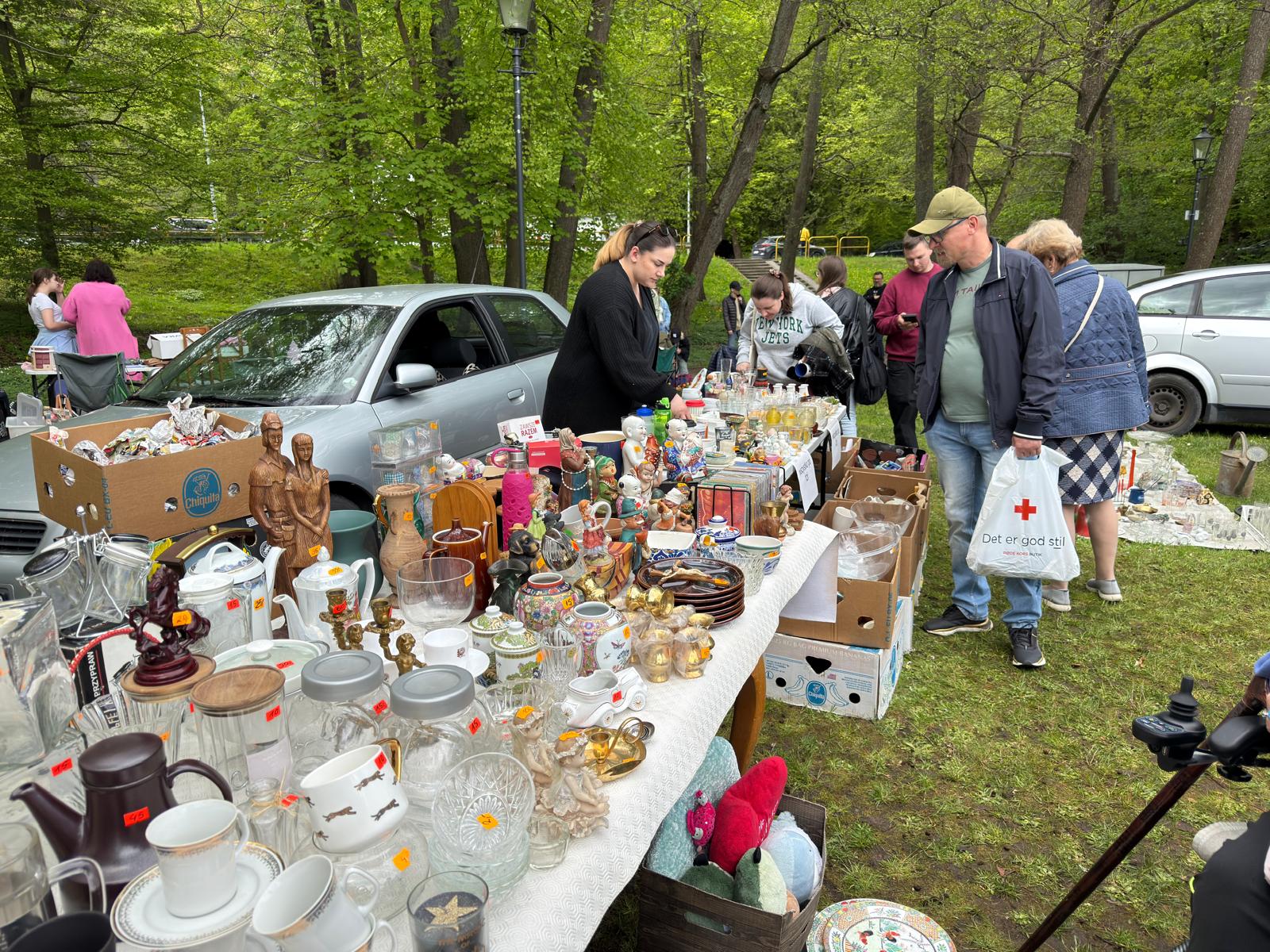 Perełki ze strychów i piwnic na targu. Wydarzenie odbywa się już po raz siedemnasty